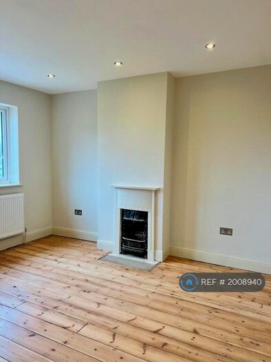 3 Bedroom Semi-Detached House To Rent In Newtown Road, Marlow, SL7