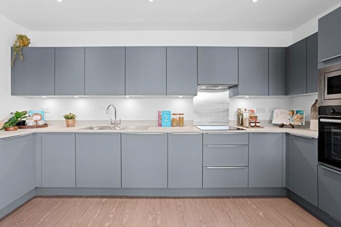 3 Bedroom Apartment For Sale In Bronze Walk, Erith, DA8