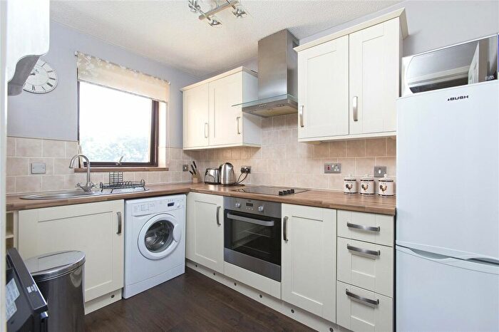 1 Bedroom Flat To Rent In Craighouse Gardens, Morningside, Edinburgh, EH10