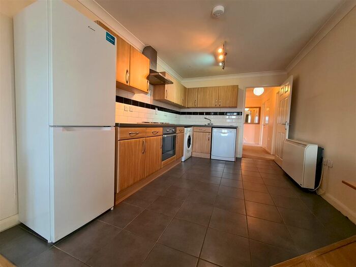 2 Bedroom Flat To Rent In Flat, Abbeyfields, Peterborough, PE2