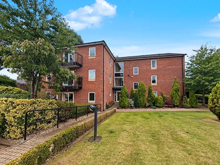 3 Bedroom Flat For Sale In The Residences, Scholes Lane, Preswtich, M25