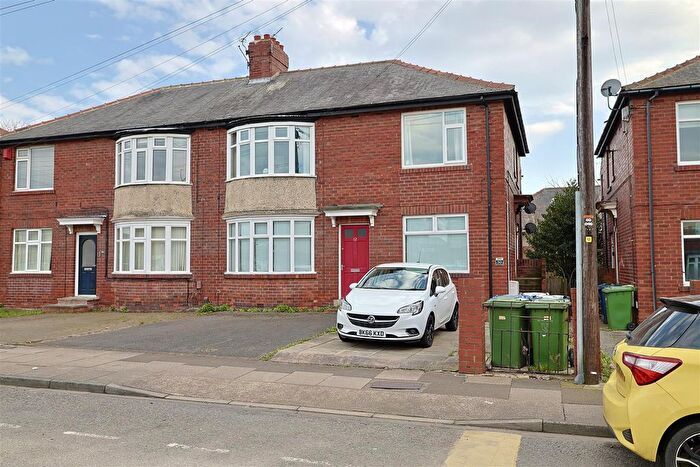 2 Bedroom Flat For Sale In Benton Road, High Heaton, Newcastle Upon Tyne, NE7