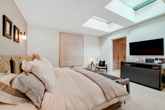 3 Bedroom Flat For Sale In Cromwell Place, SW7