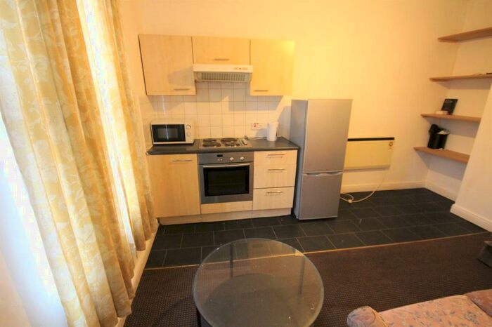 1 Bedroom Flat To Rent In Harlech Street, Leeds, West Yorkshire, LS11