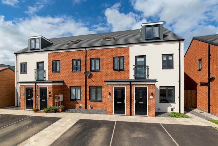 3 Bedroom Town House To Rent In Speckledwood Way, Newcastle Upon Tyne, NE13