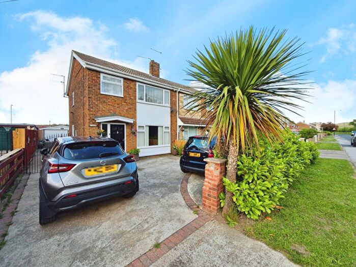 3 Bedroom Semi-Detached House For Sale In Kirton Lane, Doncaster, DN7