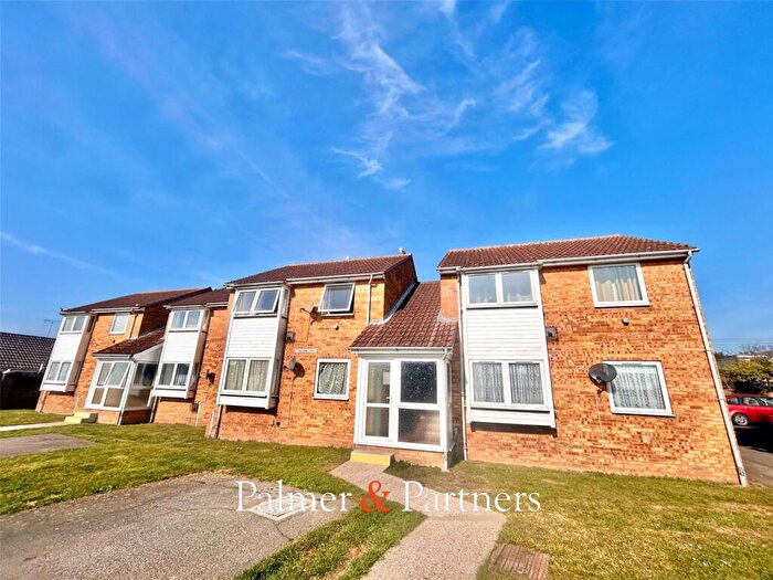 1 Bedroom Apartment For Sale In Havering Close, Clacton-on-Sea, Essex, CO15