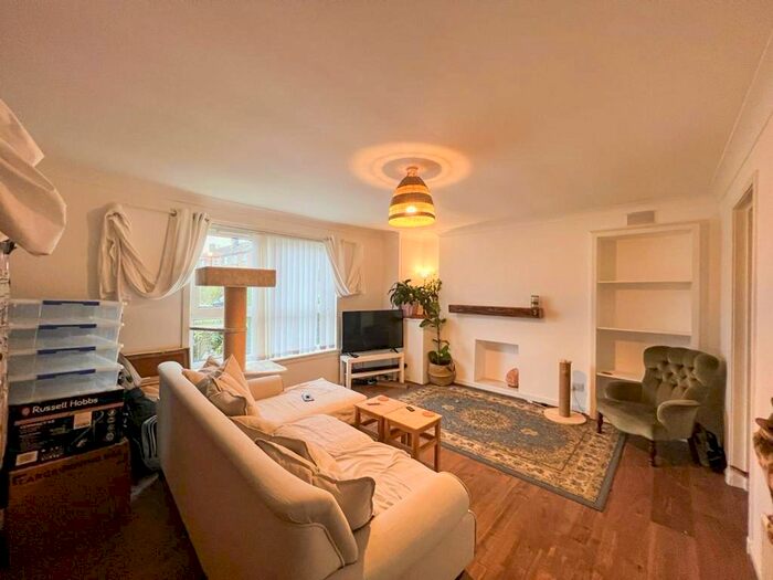 2 Bedroom Flat To Rent In Magdalene Avenue, Magdalene, Edinburgh, EH15