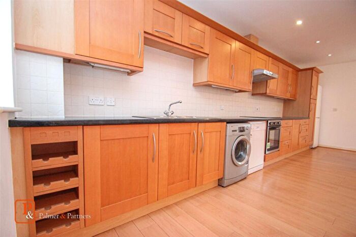 2 Bedroom Apartment To Rent In Albany Gardens, Colchester, Essex, CO2