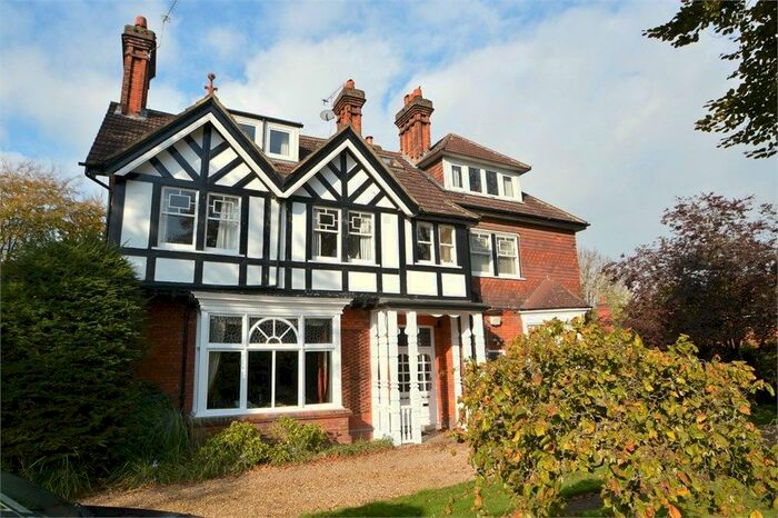 3 Bedroom Flat To Rent In Portmore Park Road, Weybridge, KT13