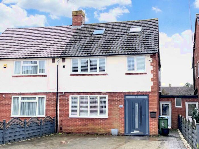 4 Bedroom Semi-Detached House To Rent In Cromwell Avenue, Aylesbury, HP19