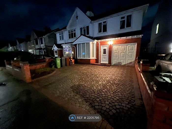 5 Bedroom Semi-Detached House To Rent In St. Andrews Drive, Lincoln, LN6