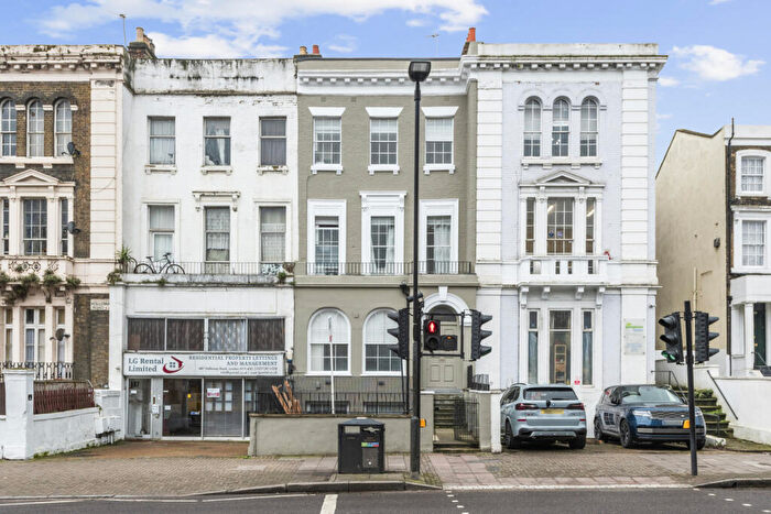1 Bedroom Apartment For Sale In Holloway Road, London, N19