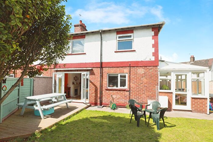 3 Bedroom Semi-Detached House For Sale In East Avenue, Rudheath, Northwich, CW9
