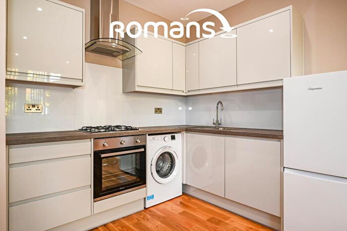 3 Bedroom Flat To Rent In Barley Way, Fleet, Hampshire, GU51
