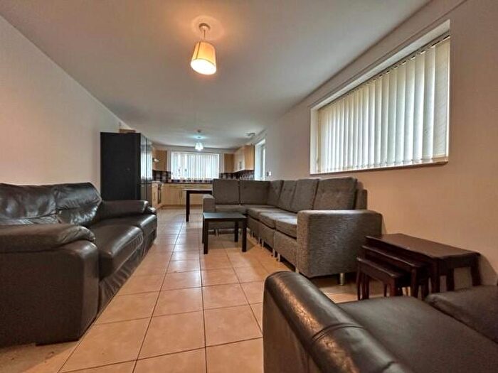 10 Bedroom House To Rent In Llanbleddian Gardens, Cardiff(City), CF24