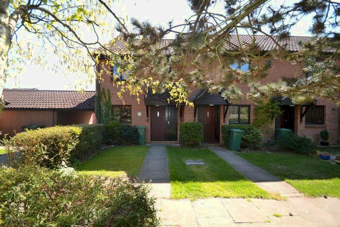 3 Bedroom Mews To Rent In Oaklands, Horley, RH6