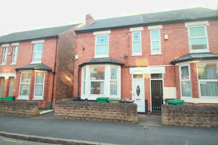 4 Bedroom End Of Terrace House To Rent In Teversal Avenue, Nottingham, NG7