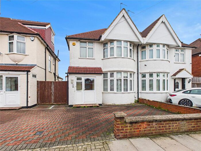 3 Bedroom Semi Detached House For Sale In Haverford Way, Edgware, Middlesex, HA8