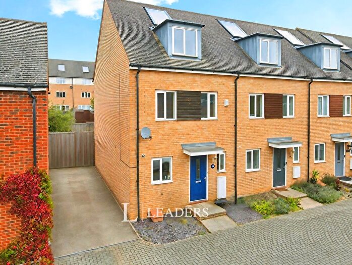 3 Bedroom End Terrace House For Sale In Primrose Lane, Broughton, Milton Keynes, MK10