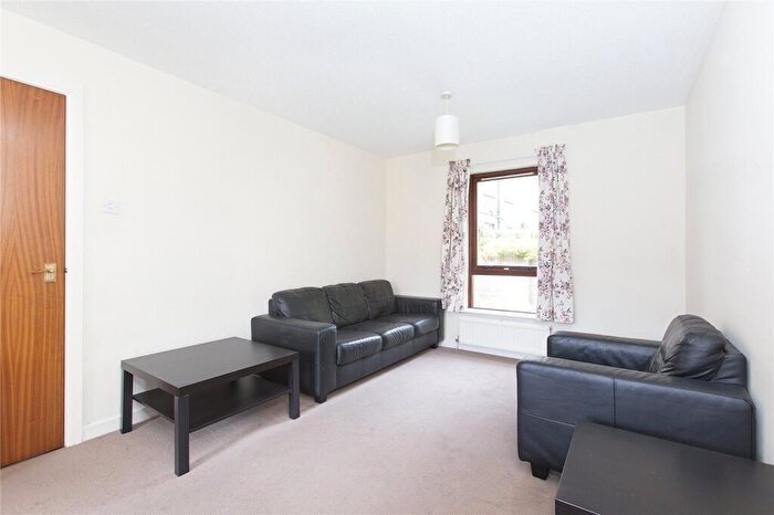 2 Bedroom Flat To Rent In Sienna Gardens, Sciennes, Edinburgh, EH9