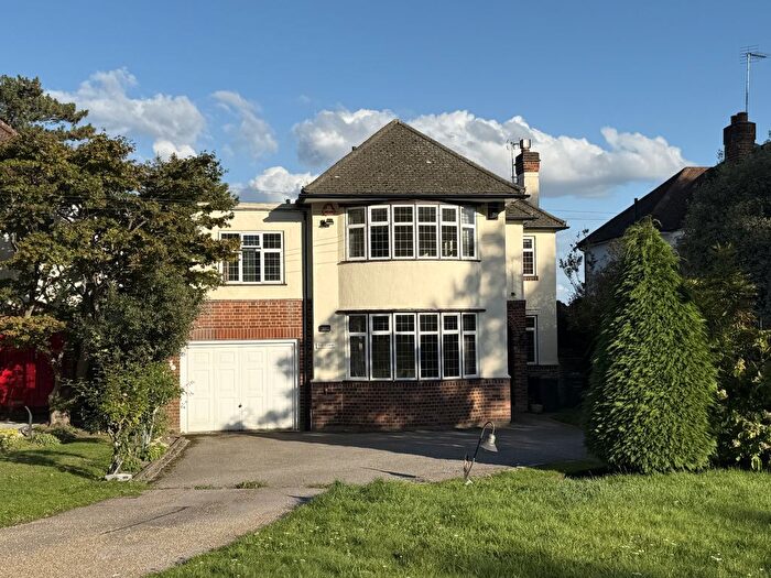 4 Bedroom Property For Sale In The Crest, Totteridge Green, Totteridge, London, N20