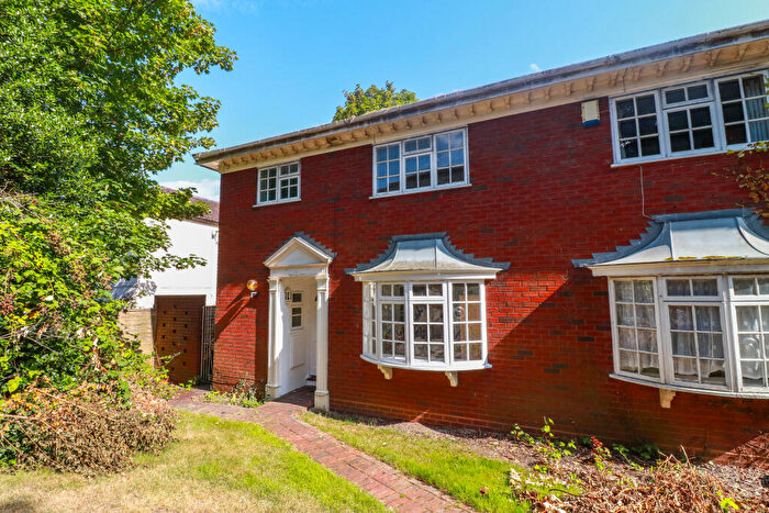 4 Bedroom End Of Terrace House To Rent In Grosvenor Mews, Southampton, SO17