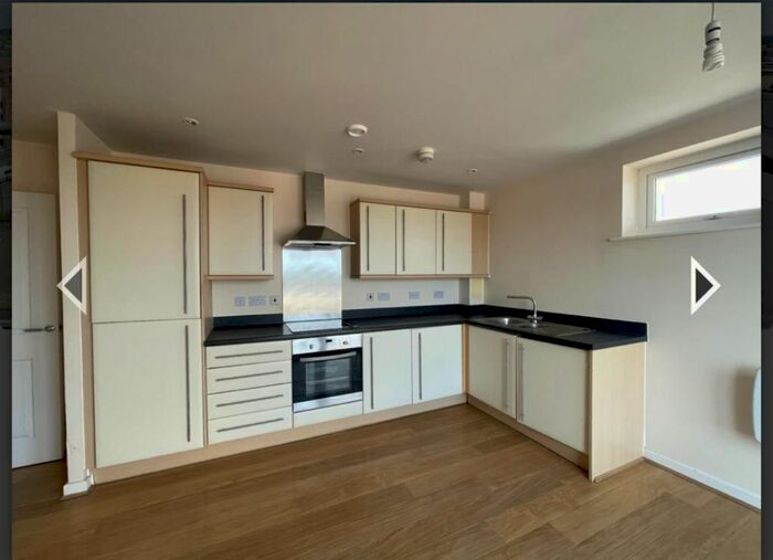 2 Bedroom Flat To Rent In Grays Place, Slough, SL2