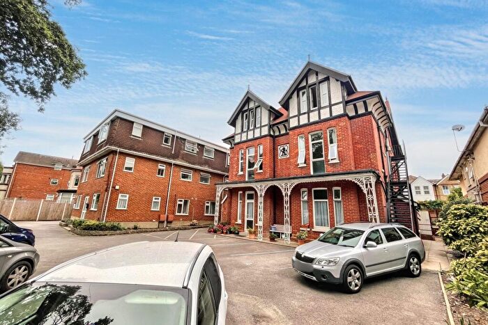 2 Bedroom Flat For Sale In Boscombe, BH5