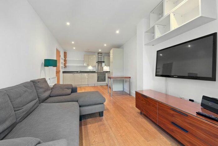2 Bedroom Flat To Rent In Duncan Street, Islington, N1