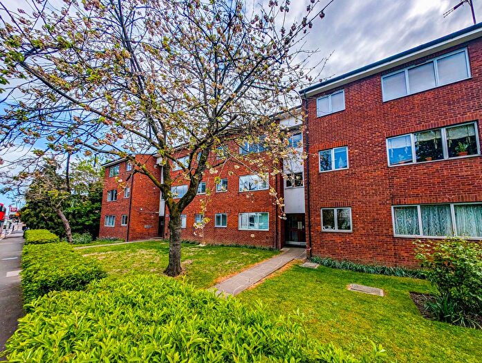 1 Bedroom Flat To Rent In Ash Court, Worple Road, London, SW19