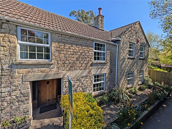 3 Bedroom Semi-Detached House For Sale In Church Path, Purton, Swindon, Wiltshire, SN5