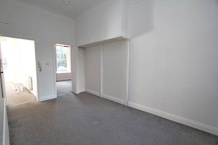 2 Bedroom Flat For Sale In Grange Road, Eastbourne, BN21
