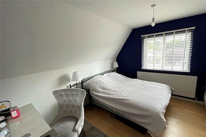 4 Bedroom Detached House For Sale In Old Cross Tree Way, Ash Green, GU12