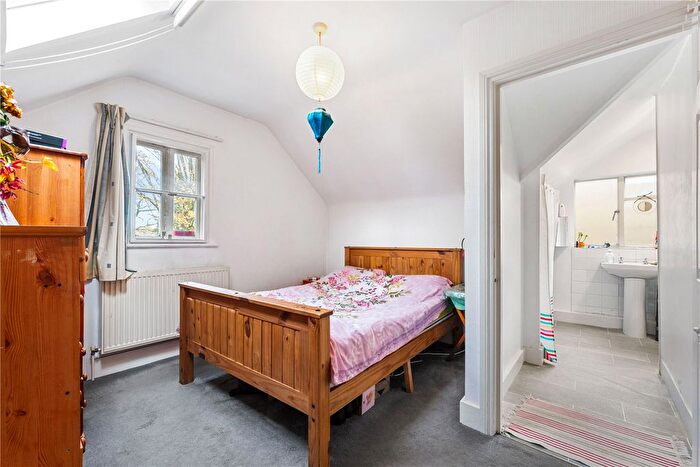 1 Bedroom Flat To Rent In Kingston Hill, Kingston Upon Thames, KT2
