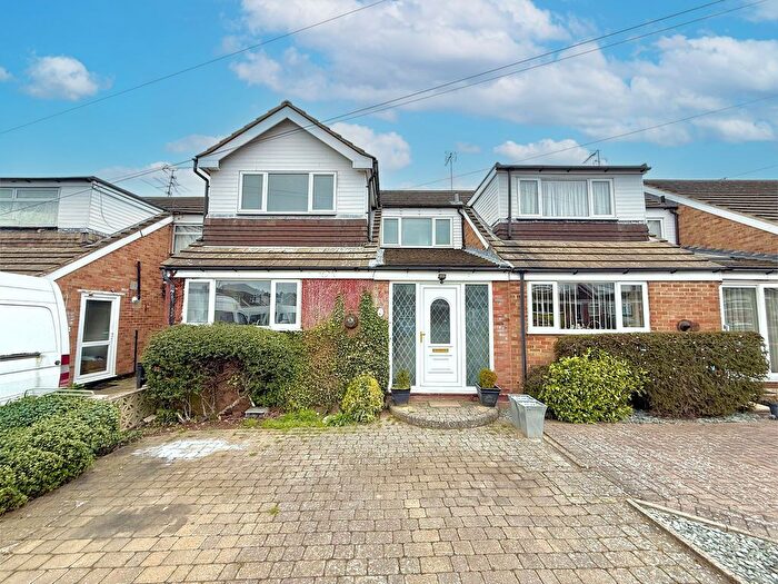 3 Bedroom Terraced House For Sale In Churchill Road, Dunstable, LU6