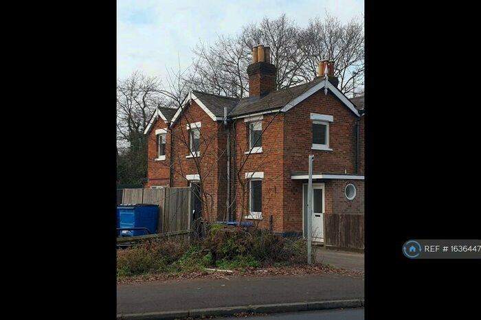 3 Bedroom Semi-Detached House To Rent In Oyster Lane, Byfleet, West Byfleet, KT14