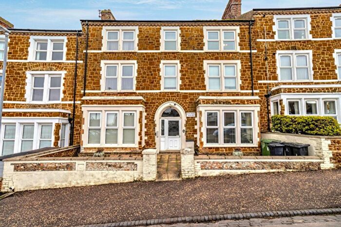 2 Bedroom Apartment To Rent In Cliff Terrace, Hunstanton, PE36