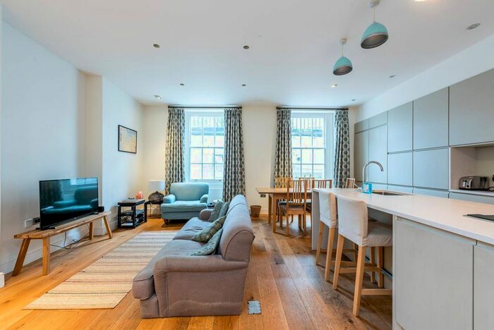 3 Bedroom Flat To Rent In Belgrave Road, Pimlico, London, SW1V