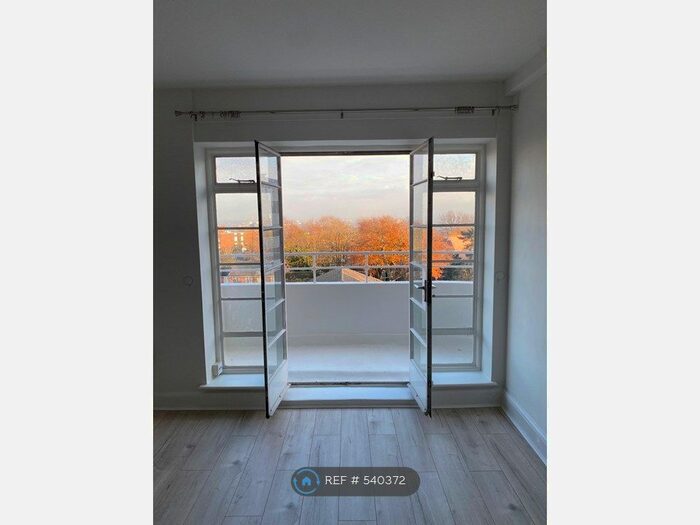 2 Bedroom Flat To Rent In Northwood Hall, London, N6