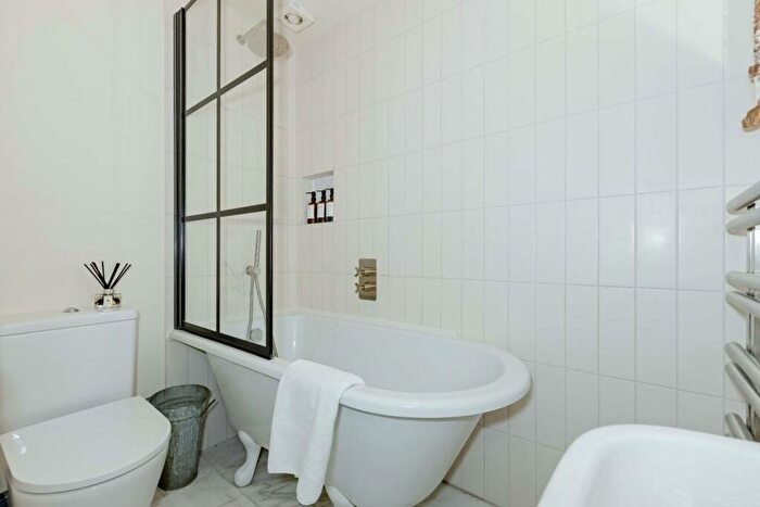 1 Bedroom Apartment For Sale In Holland Road, Hove, BN3
