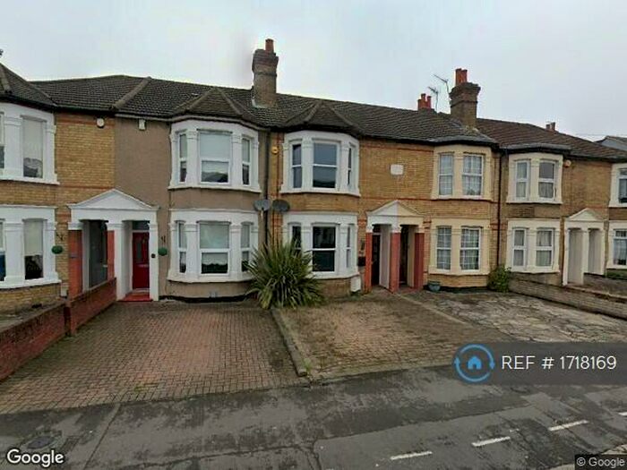 3 Bedroom Terraced House To Rent In Como Street, Romford, RM7