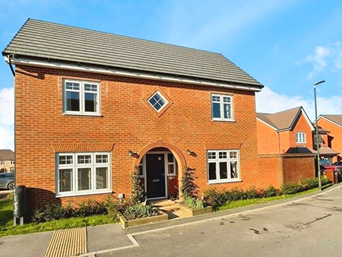 3 Bedroom Semi Detached House For Sale In Eddycroft, Cam, GL11