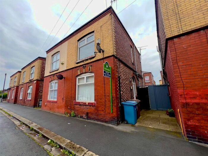 3 Bedroom Semi-Detached House To Rent In Mellor Street, Eccles, Manchester, Greater Manchester, M30