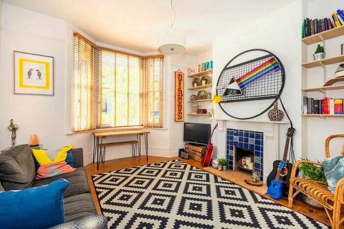 1 Bedroom Flat To Rent In Beaconsfield Road, Twickenham, TW1