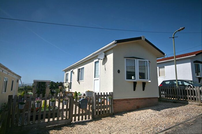 1 Bedroom Park Home For Sale In Sunny Rise, Horspath, OX33