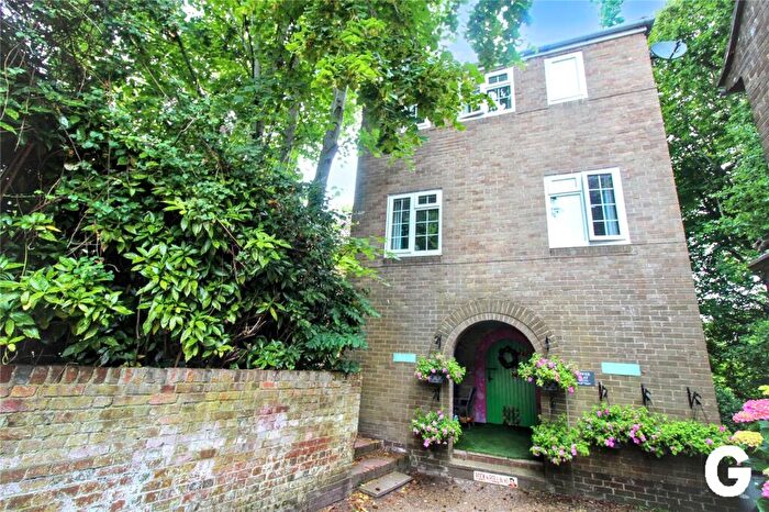 1 Bedroom Maisonette For Sale In Orchard Mount, Ringwood, BH24