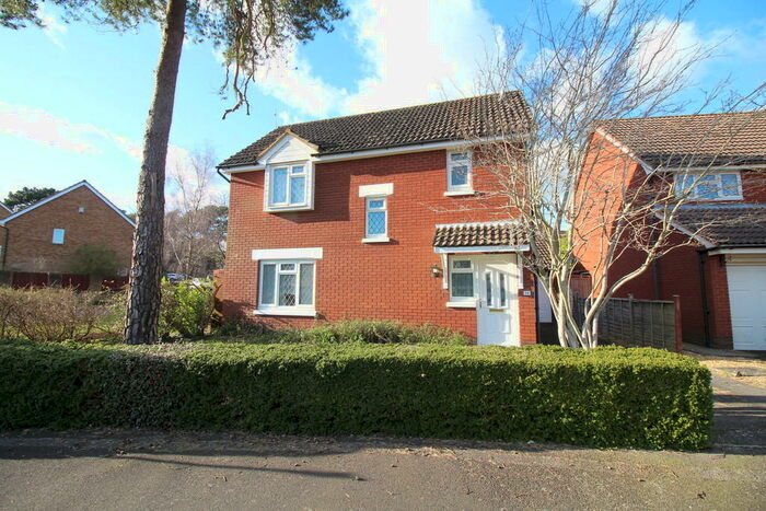 3 Bedroom Detached House To Rent In Goldfinch Road, Creekmoor, BH17
