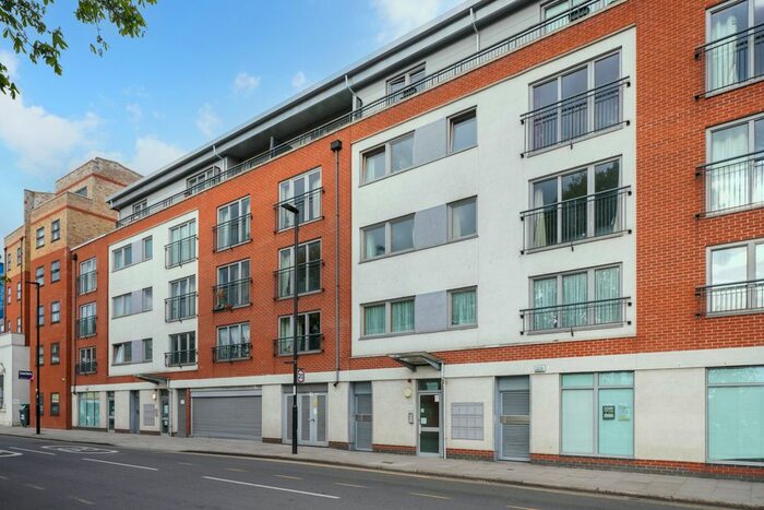 2 Bedroom Flat To Rent In Northfield Avenue, London, W13