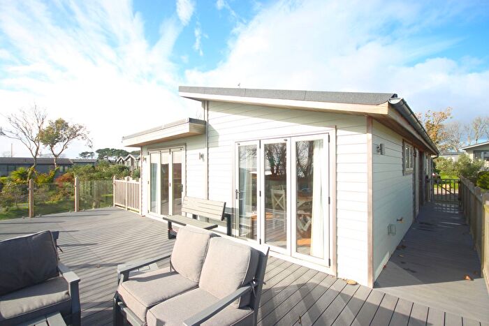 3 Bedroom Bungalow For Sale In Sealawns, Boswinger, St. Austell, Cornwall, PL26